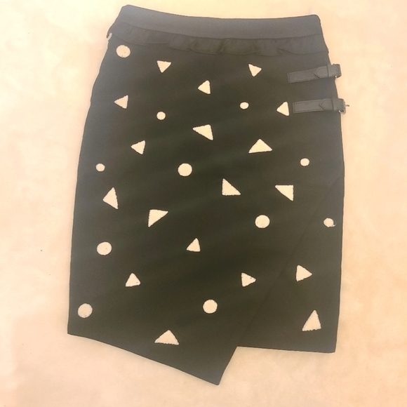 Francesca's Collections Dresses & Skirts - JS black with white shapes, an asymmetric helm line